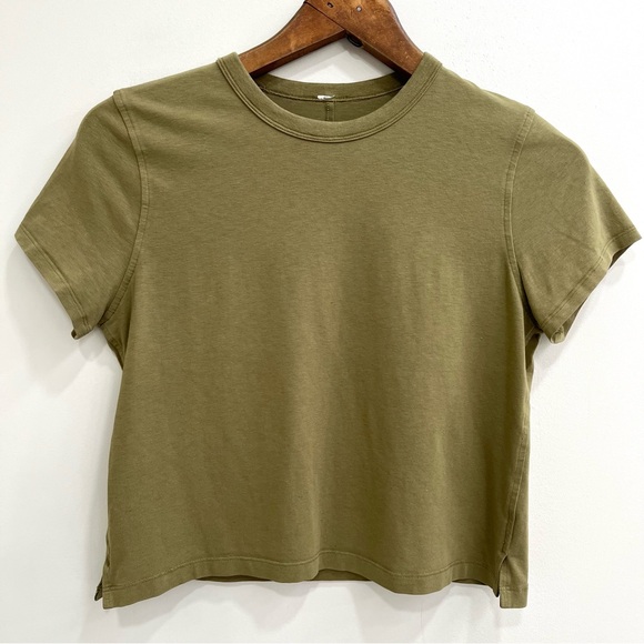 Lululemon boxy olive green short sleeve crewneck T-shirt size small women’s - Picture 1 of 5